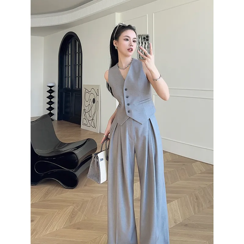 Women's Sleeveless Vest Wide-L - огляд і ціна Female Formal Wear