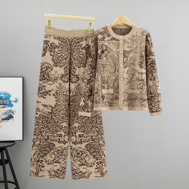 Temperament Jacquard Landscape - огляд і ціна Female Formal Wear
